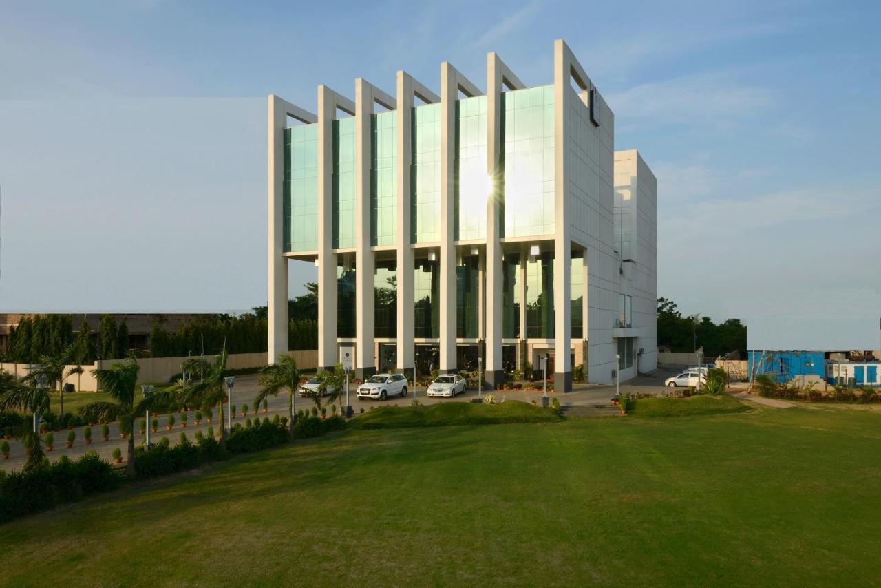 Hotel Sandy'S Tower Bhubaneswar Zewnętrze zdjęcie