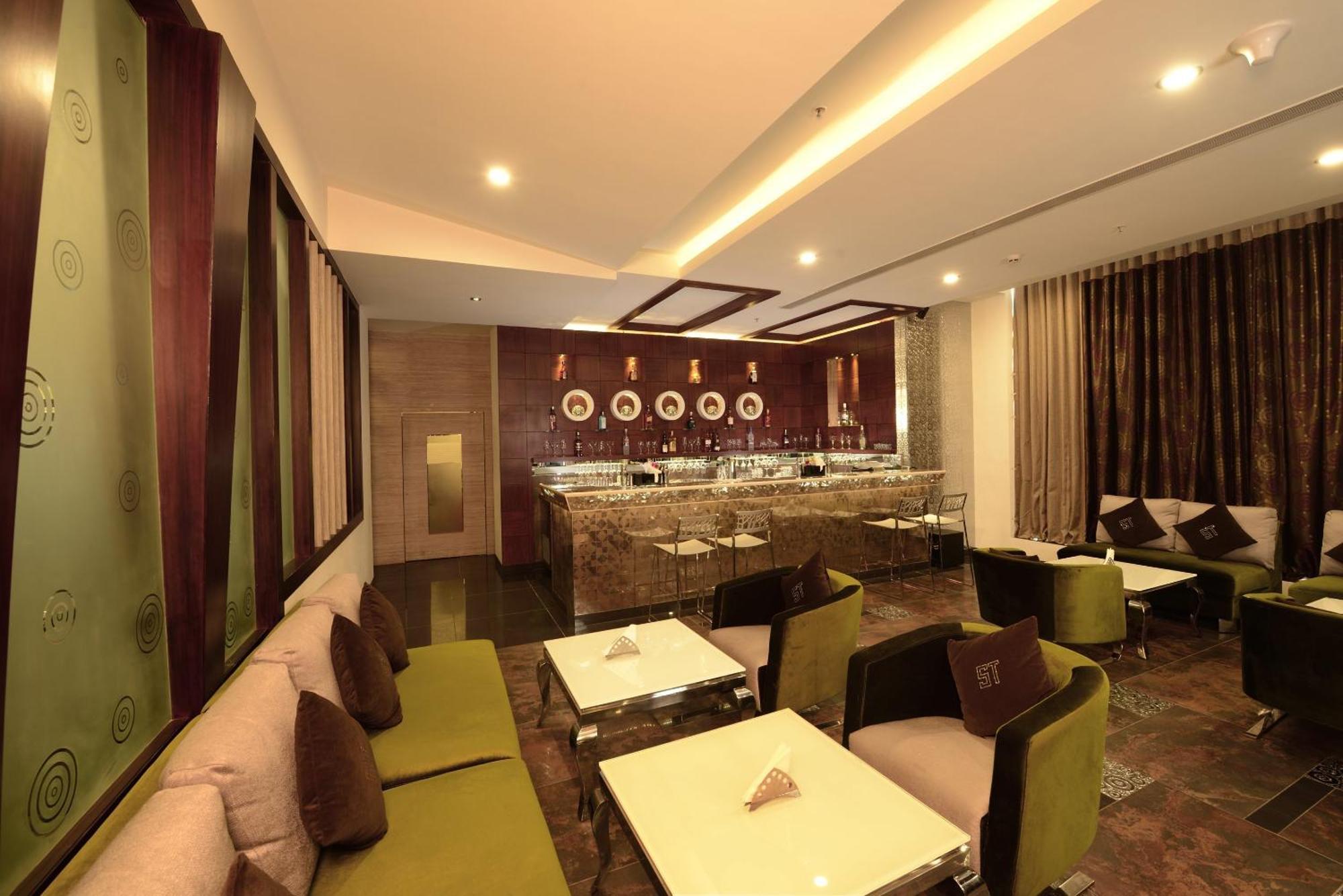 Hotel Sandy'S Tower Bhubaneswar Zewnętrze zdjęcie