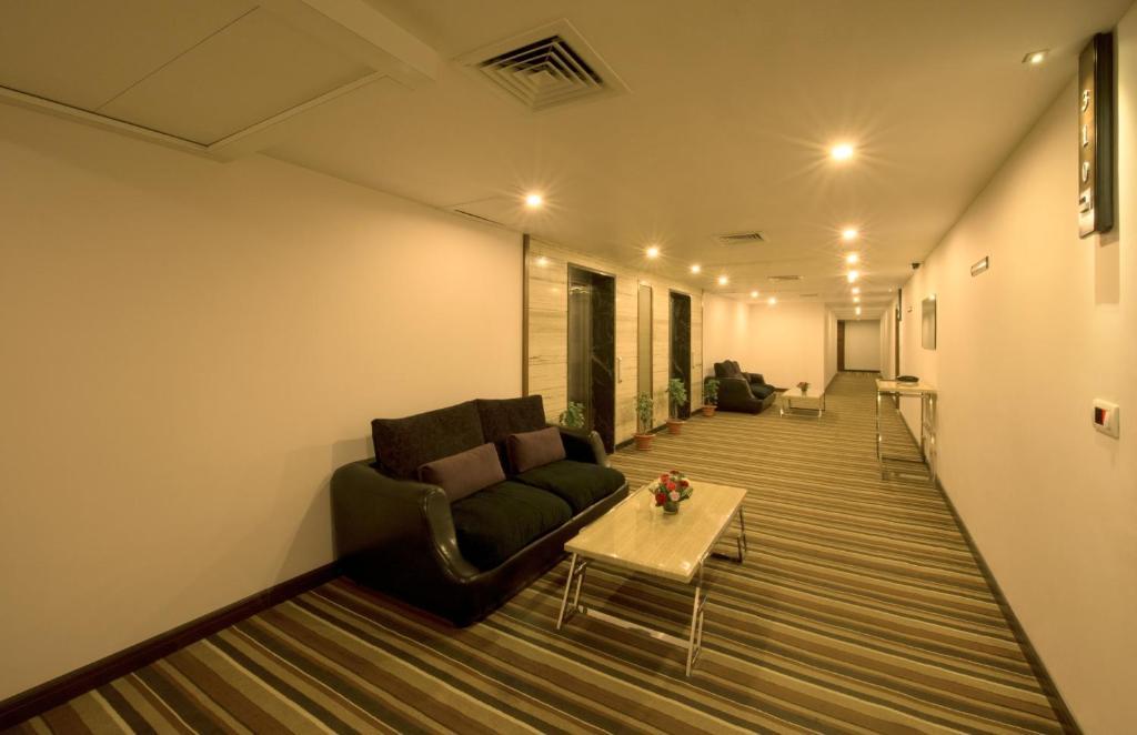 Hotel Sandy'S Tower Bhubaneswar Zewnętrze zdjęcie